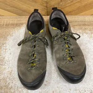 Arc'teryx - Men's Acrux SL Leather Approach Shoes: Brown/Yellow-men-M10.5