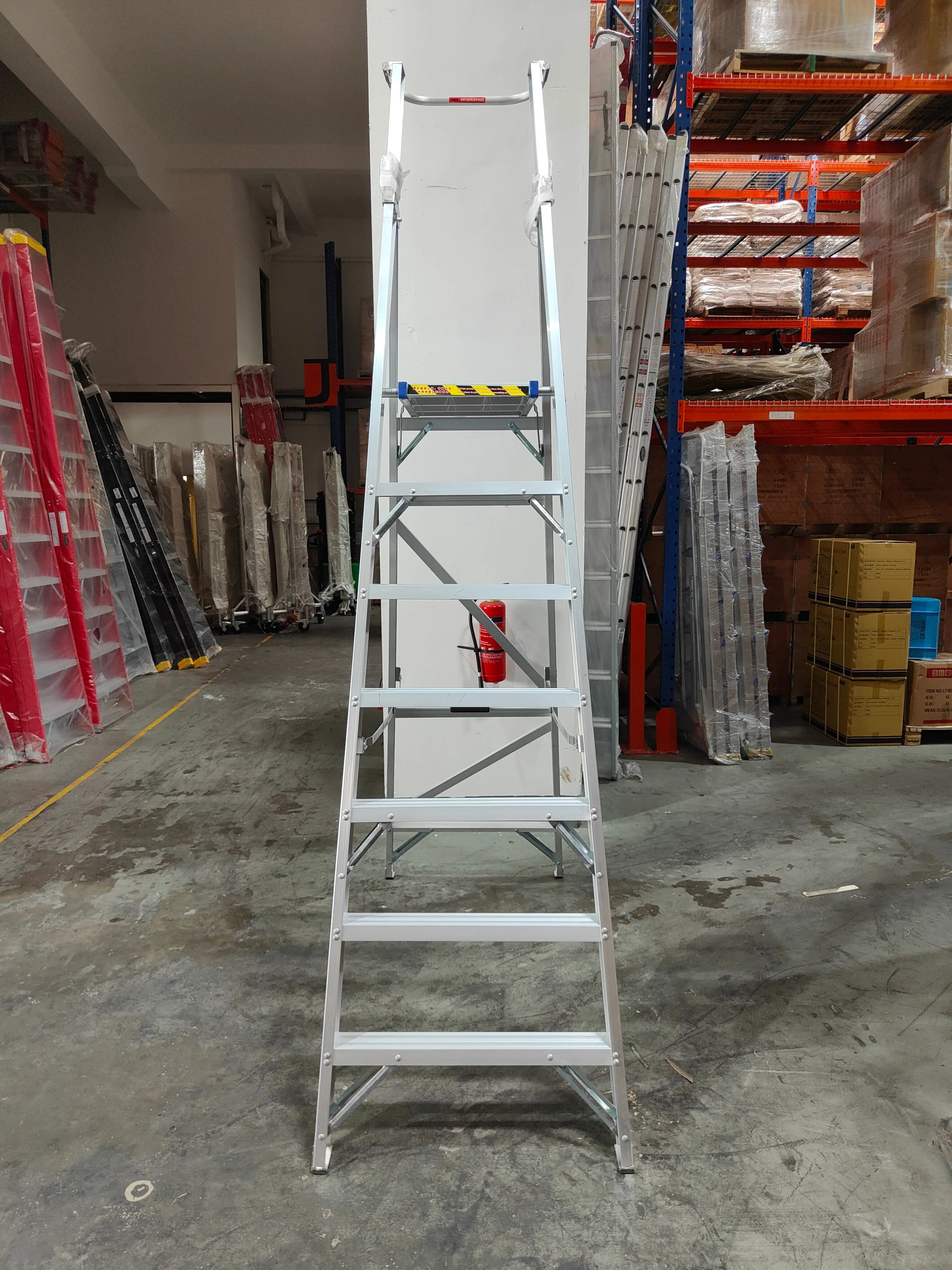 XG Aluminium Platform Ladders Come with Safety Chain | Sizes : 3 Steps to 12 Steps | Model : L-XG152EA