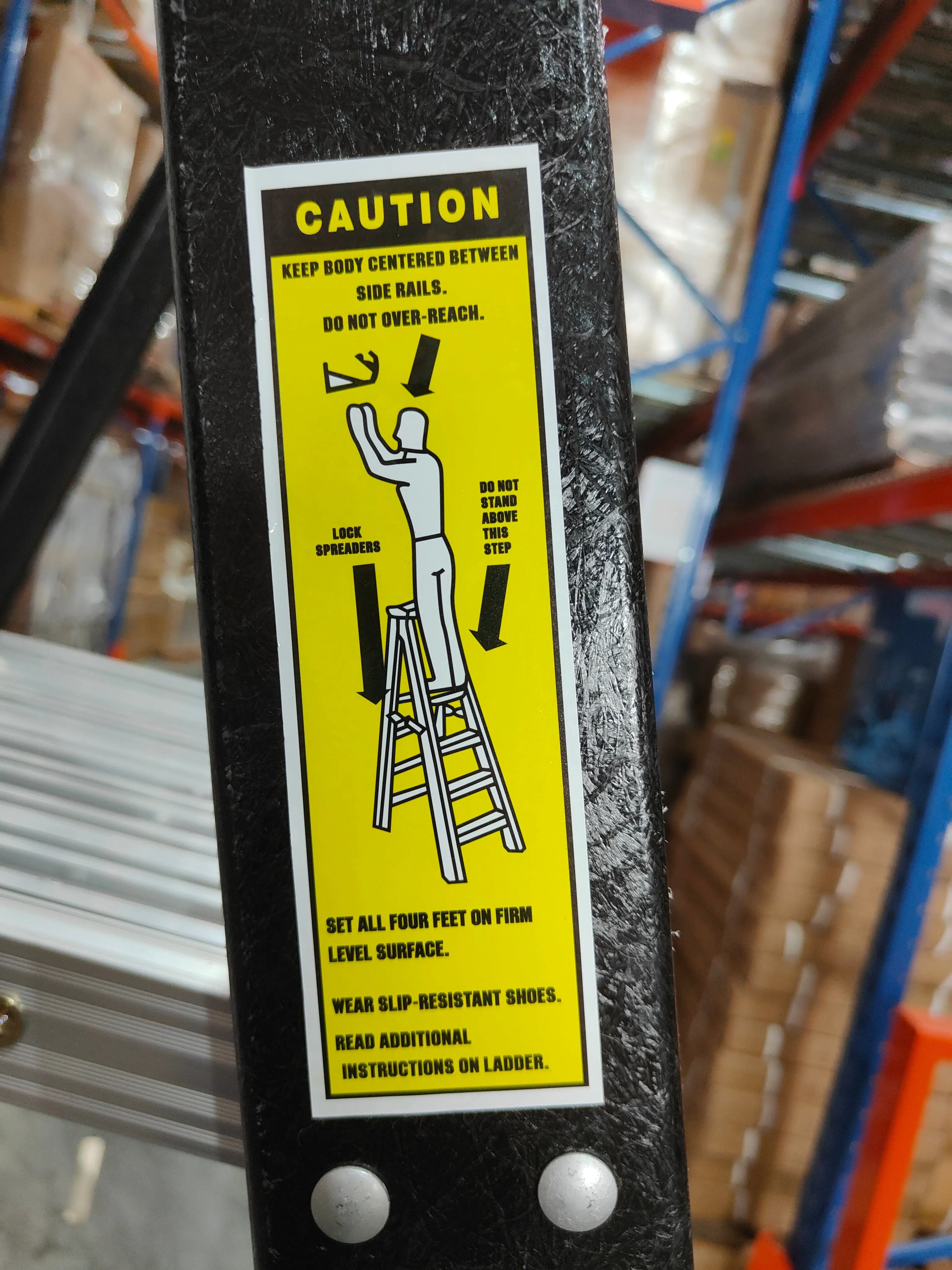 XG Fibreglass Platform Ladder Black with Safety Chain | Model: L-XG152FB